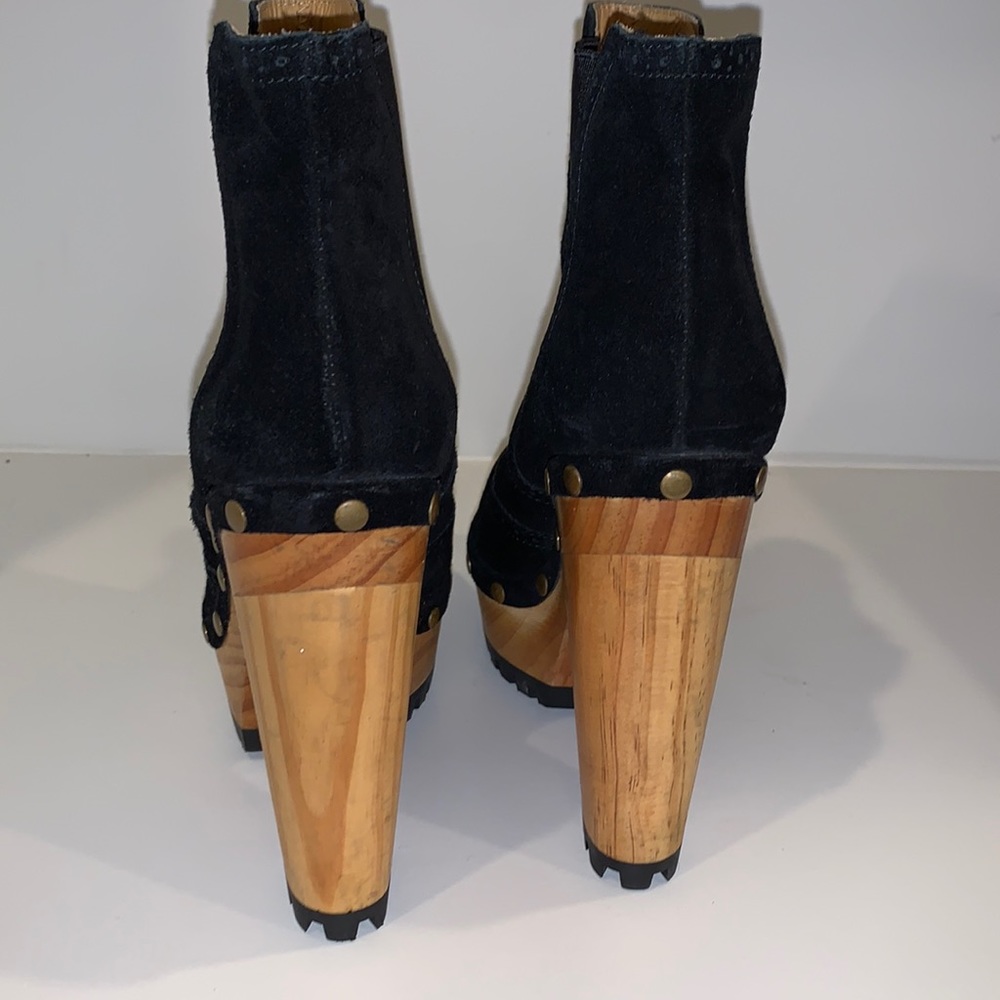Polo Ralph Lauren Camryn Suede Bootie. - Picture 13 of 15